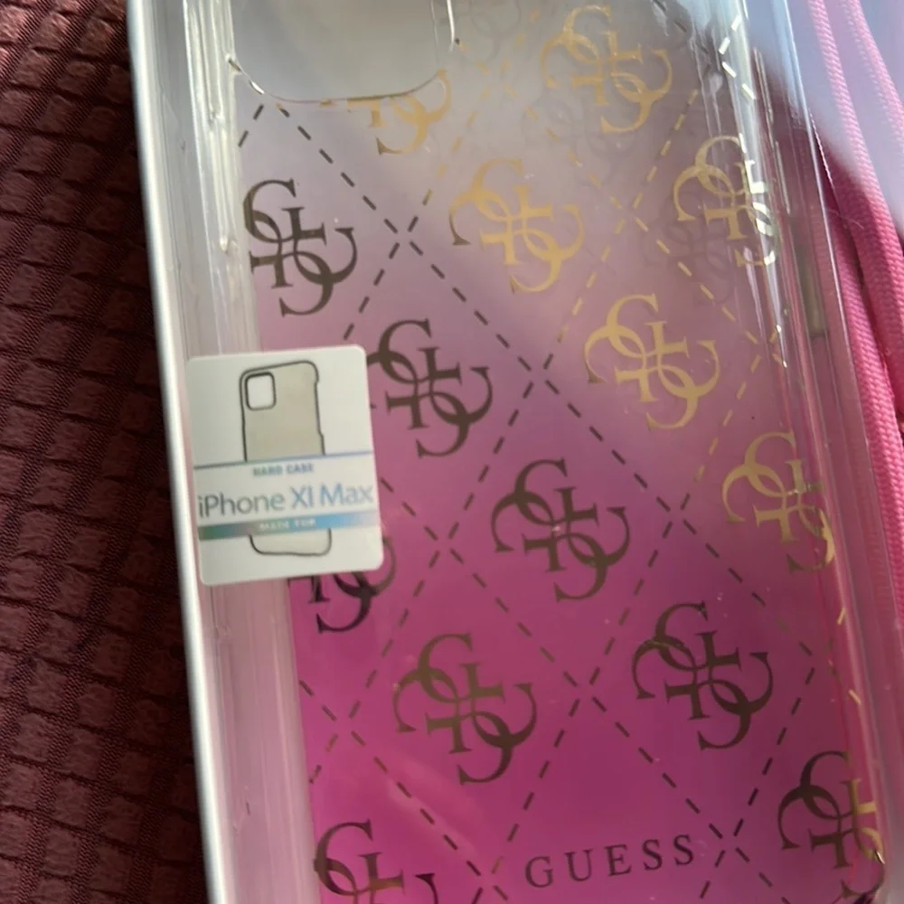 New Guess Gradient Case With Strap for iPhone 11 Max  (rose gold)